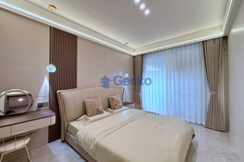 House in Pattaya, Thailand 6 bedrooms № 196111 - photo 21