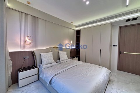 House in Pattaya, Thailand 6 bedrooms № 196111 - photo 18
