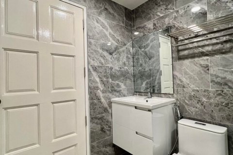 House in Pattaya, Thailand 3 bedrooms № 147269 - photo 15