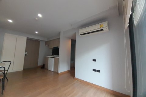 Condo in Phaya Thai, Bangkok, Thailand, 2 bedrooms  № 160569 - photo 3