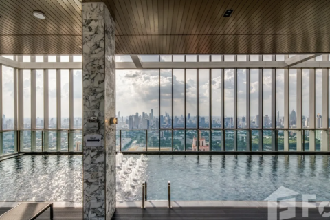 Studio in the Condo in Khlong Toei, Bangkok, Thailand  № 160567 - photo 2