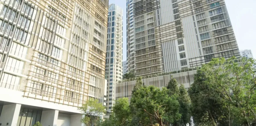 Studio in the Condo in Khlong Toei, Bangkok, Thailand  № 160567