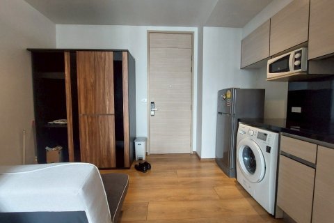 Studio in the Condo in Khlong Toei, Bangkok, Thailand  № 160567 - photo 4