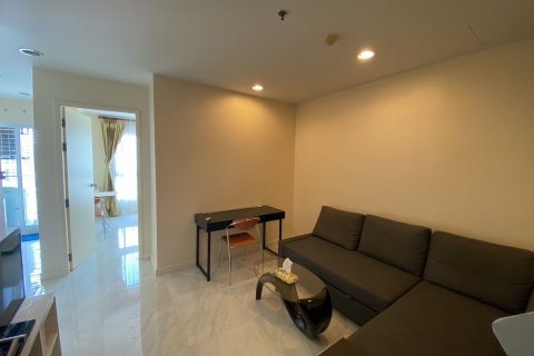 Studio dans le Condo à Khlong Toei, Bangkok, Thaïlande  № 160566 - photo 1