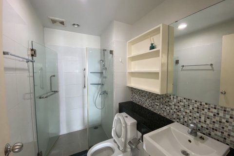 Studio dans le Condo à Khlong Toei, Bangkok, Thaïlande  № 160566 - photo 4