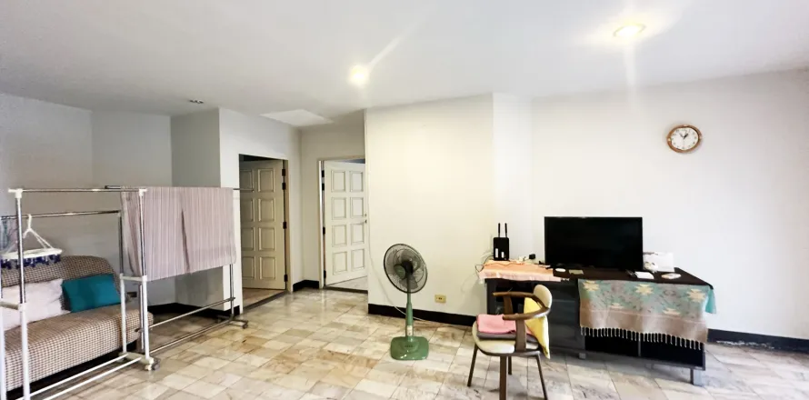 Condo à Watthana, Bangkok, Thaïlande, 2 chambres № 160564