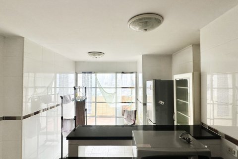 Condo à Watthana, Bangkok, Thaïlande, 2 chambres № 160564 - photo 12