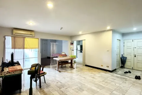 Condo à Watthana, Bangkok, Thaïlande, 2 chambres № 160564 - photo 2