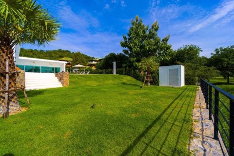 Villa in Cha-am, Thailand 4 bedrooms № 161586 - photo 3