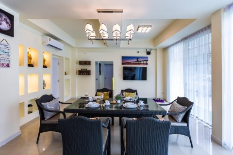 Villa in Chiang Mai, Thailand 6 bedrooms № 161587 - photo 4