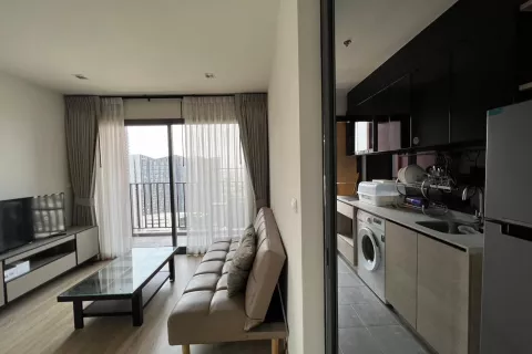 Condo in Bang Kapi, Bangkok, Thailand, 2 bedrooms  № 141014 - photo 3