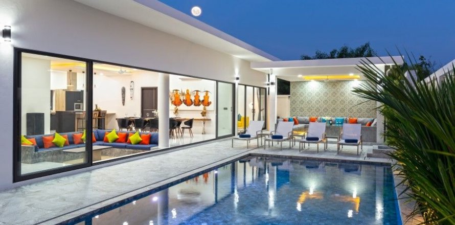 Villa in Phuket, Thailand 4 bedrooms № 139072
