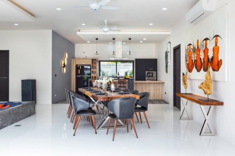 Villa in Phuket, Thailand 4 bedrooms № 139072 - photo 11