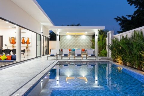 Villa in Phuket, Thailand 4 bedrooms № 139072 - photo 7