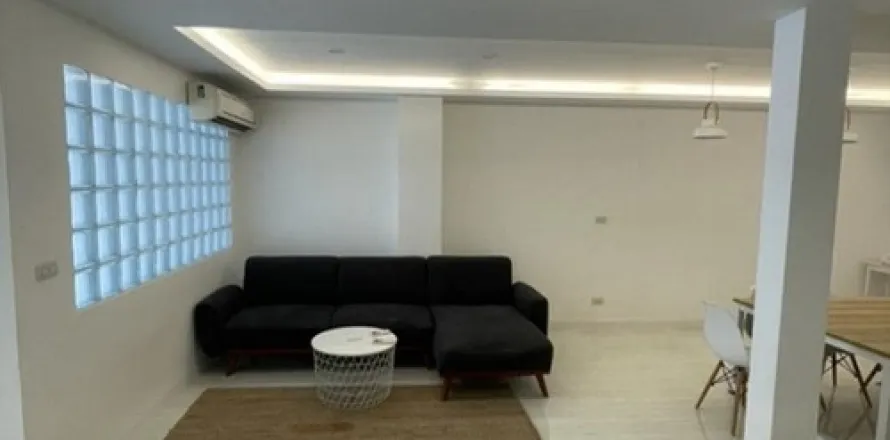 Reihenhaus in Phra Khanong, Bangkok, Thailand 3 Schlafzimmer № 216234