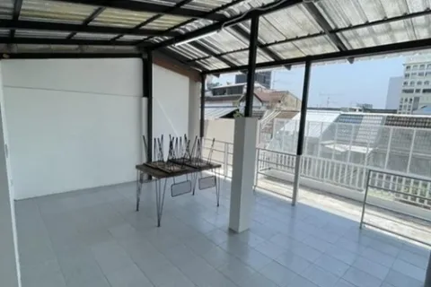 Reihenhaus in Phra Khanong, Bangkok, Thailand 3 Schlafzimmer № 216234 - Foto 12