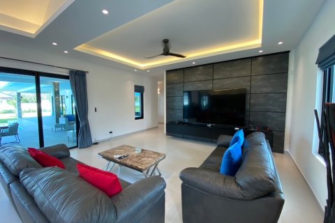 Villa in Pran Buri, Thailand 4 Schlafzimmer № 221836 - Foto 9