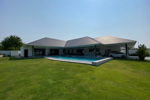 Villa in Pran Buri, Thailand 4 Schlafzimmer № 221836 - Foto 2