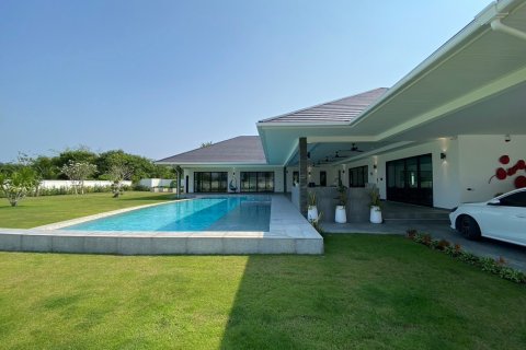 Villa in Pran Buri, Thailand 4 Schlafzimmer № 221836 - Foto 5