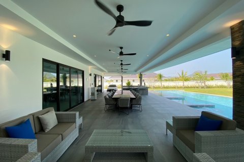 Villa in Pran Buri, Thailand 4 Schlafzimmer № 221836 - Foto 7