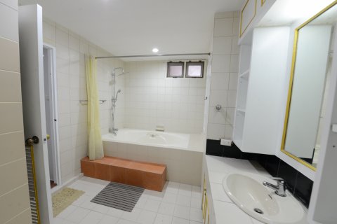 Кондоминиум с 3 спальнями в Бангкоке, Таиланд № 144000 - фото 16