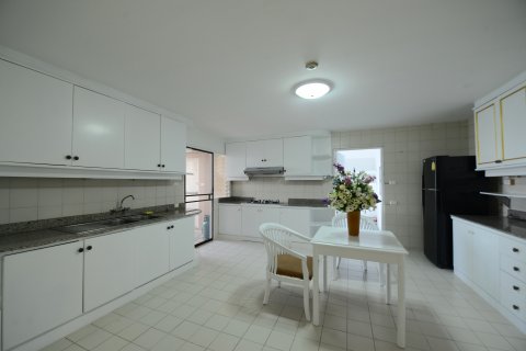 Кондоминиум с 3 спальнями в Бангкоке, Таиланд № 144000 - фото 21