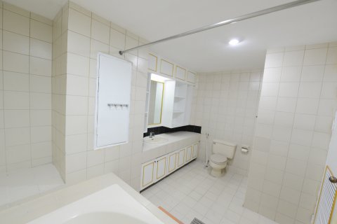 Кондоминиум с 3 спальнями в Бангкоке, Таиланд № 144000 - фото 17