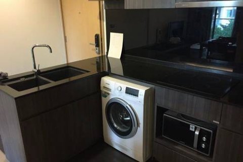 Кондоминиум с 2 спальнями в Бангкоке, Таиланд № 144025 - фото 7