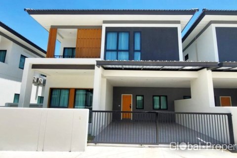 Maison à Pattaya, Thaïlande 4 chambres № 54036 - photo 1