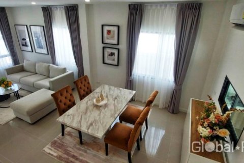 Maison à Pattaya, Thaïlande 4 chambres № 54036 - photo 4