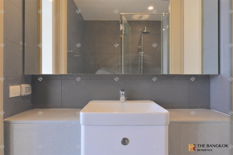 Condo in Bangkok, Thailand, 2 bedrooms  № 209256 - photo 3