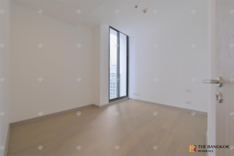 Condo in Bangkok, Thailand, 2 bedrooms  № 209256 - photo 2