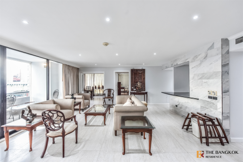 Condo in Bangkok, Thailand, 3 bedrooms № 185736 - photo 3
