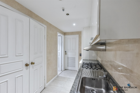 Condo in Bangkok, Thailand, 3 bedrooms № 185736 - photo 9