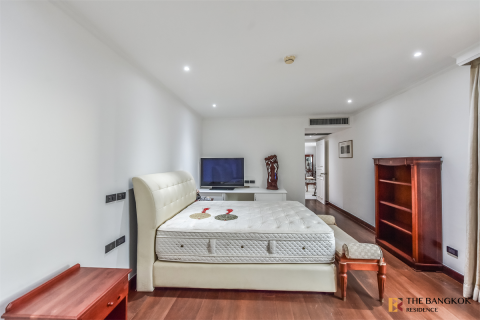 Condo in Bangkok, Thailand, 3 bedrooms № 185736 - photo 10