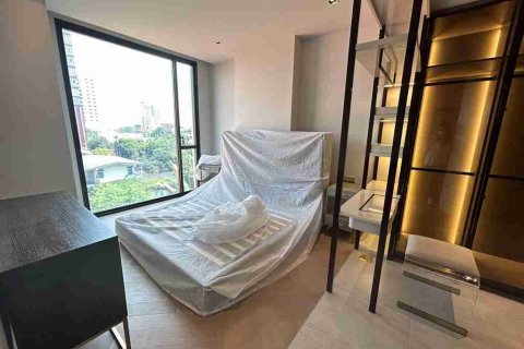 Condo in Bangkok, Thailand, 3 bedrooms № 184059 - photo 6