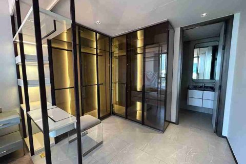 Condo in Bangkok, Thailand, 3 bedrooms № 184059 - photo 14