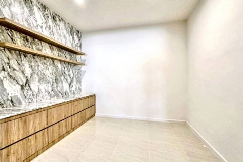 Townhouse in Bangkok, Thailand 3 bedrooms № 119597 - photo 10