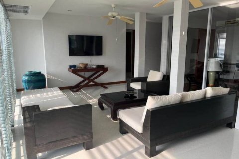 Condo in Pa Klok, Thailand, 3 bedrooms  № 119600 - photo 1