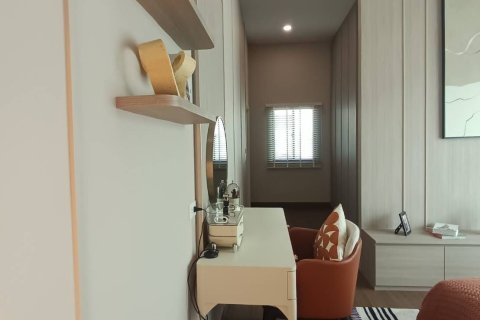 Дом в Лат Крабанге, Бангкок, Таиланд с 4 спальнями № 154802 - фото 8