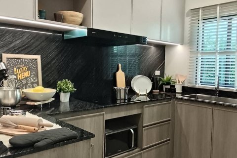 Дом в Лат Крабанге, Бангкок, Таиланд с 4 спальнями № 154802 - фото 11