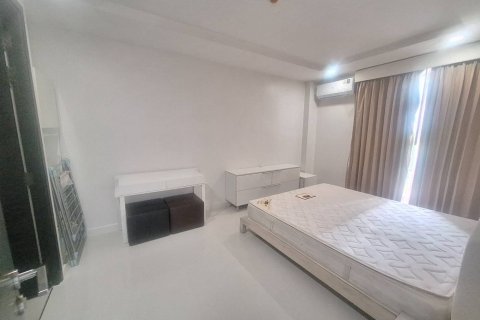 Studio in the Condo in Pathum Wan, Bangkok, Thailand № 154800 - photo 7