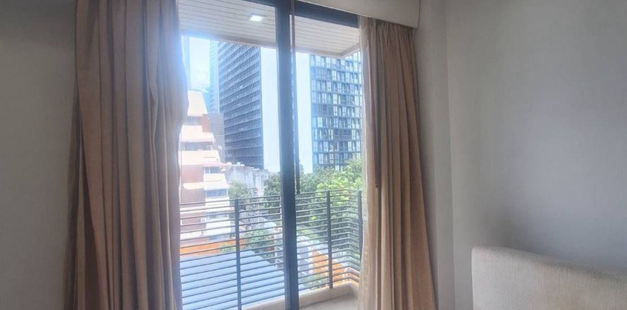 Studio in the Condo in Pathum Wan, Bangkok, Thailand № 154800