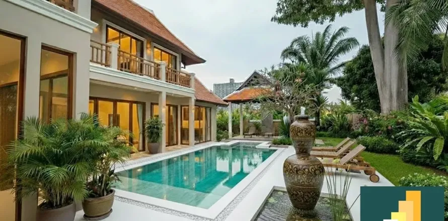Casa de 5 dormitorios en Jomtien Beach, Pattaya, Tailandia № 210974