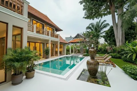 Casa de 5 dormitorios en Jomtien Beach, Pattaya, Tailandia № 210974 - foto 17