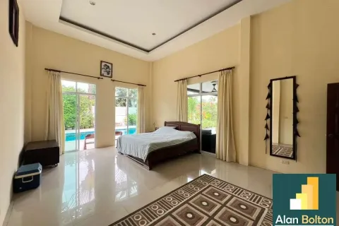 Casa de 3 dormitorios en Pattaya, Tailandia № 210976 - foto 4