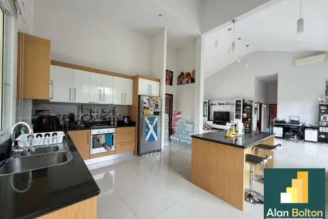 Casa de 3 dormitorios en Pattaya, Tailandia № 210976 - foto 16