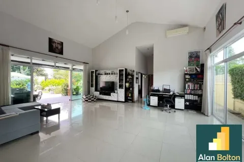 Casa de 3 dormitorios en Pattaya, Tailandia № 210976 - foto 11