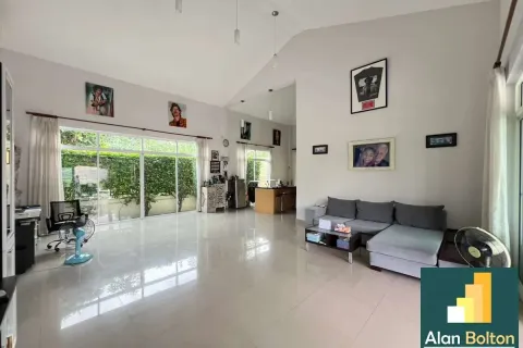 Casa de 3 dormitorios en Pattaya, Tailandia № 210976 - foto 8
