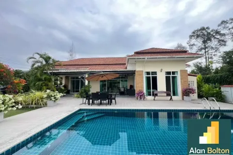 House in Pattaya, Thailand 3 bedrooms № 210976